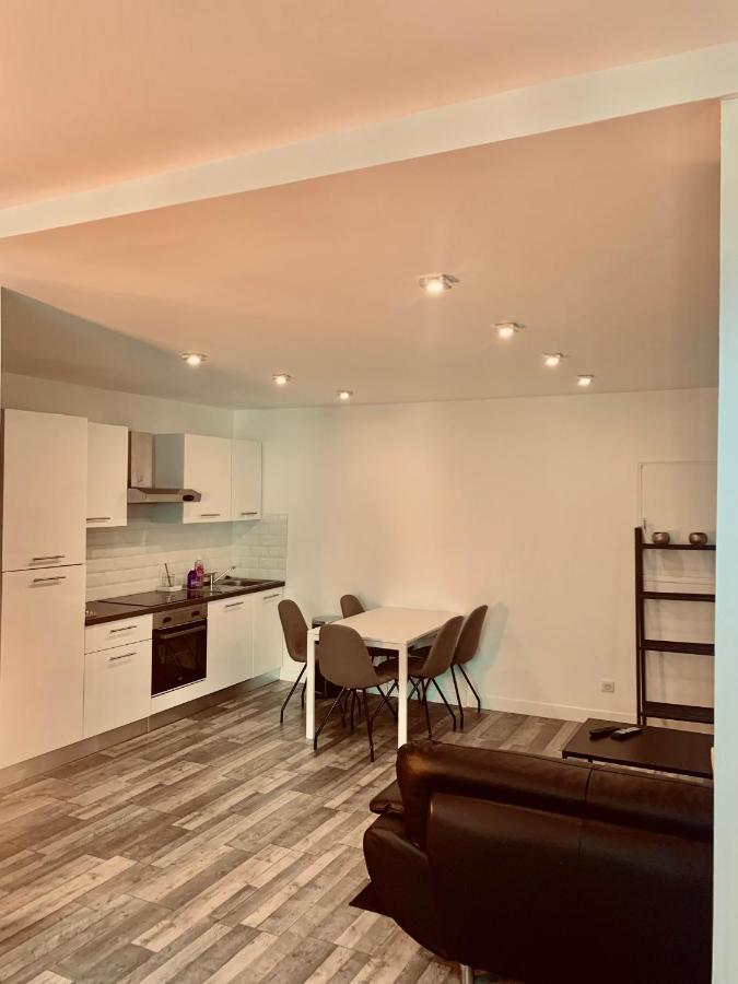 Superbe appartement en hyper centre de Charleville Extérieur photo